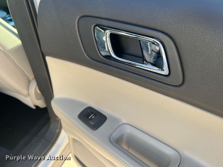 image for item MR9989 2011 Ford Explorer  SUV