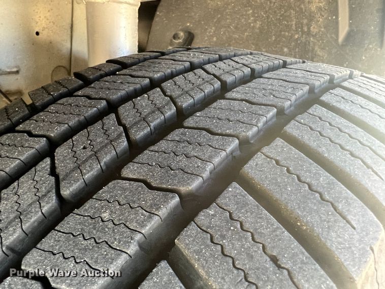 image for item MR9989 2011 Ford Explorer  SUV