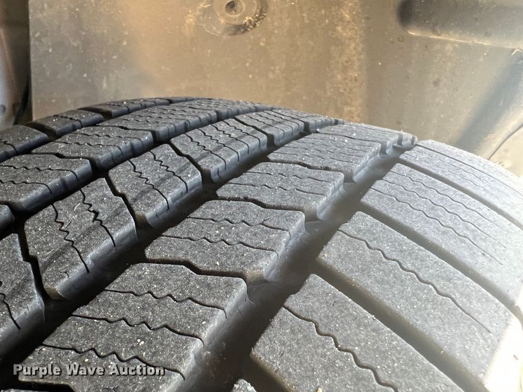 image for item MR9989 2011 Ford Explorer  SUV