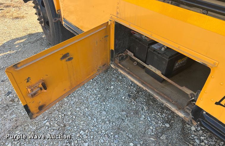 image for item MR9990 2005 Blue Bird Vision  school bus