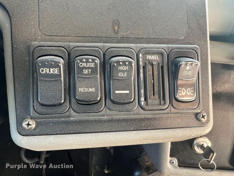 image for item MR9990 2005 Blue Bird Vision  school bus