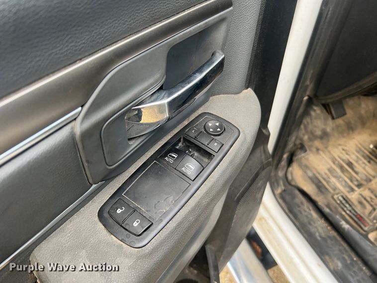 image for item MR9992 2017 Dodge Ram 5500HD SLT  rollback truck