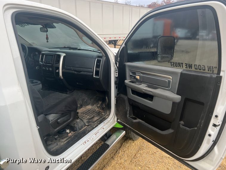 image for item MR9992 2017 Dodge Ram 5500HD SLT  rollback truck