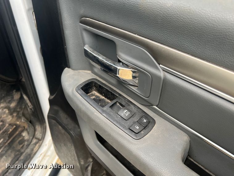 image for item MR9992 2017 Dodge Ram 5500HD SLT  rollback truck