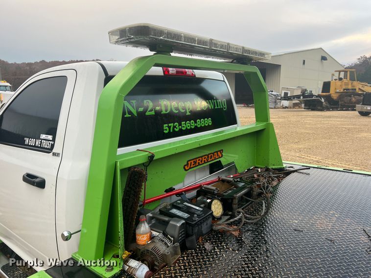 image for item MR9992 2017 Dodge Ram 5500HD SLT  rollback truck