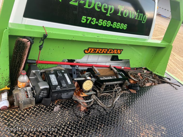 image for item MR9992 2017 Dodge Ram 5500HD SLT  rollback truck