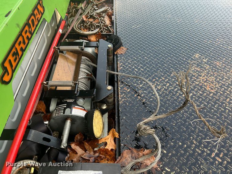 image for item MR9992 2017 Dodge Ram 5500HD SLT  rollback truck