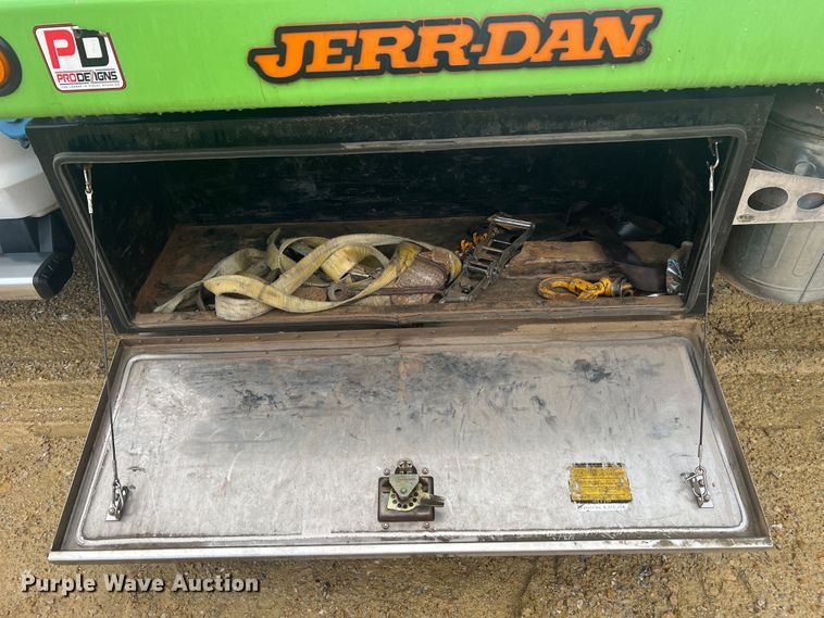 image for item MR9992 2017 Dodge Ram 5500HD SLT  rollback truck