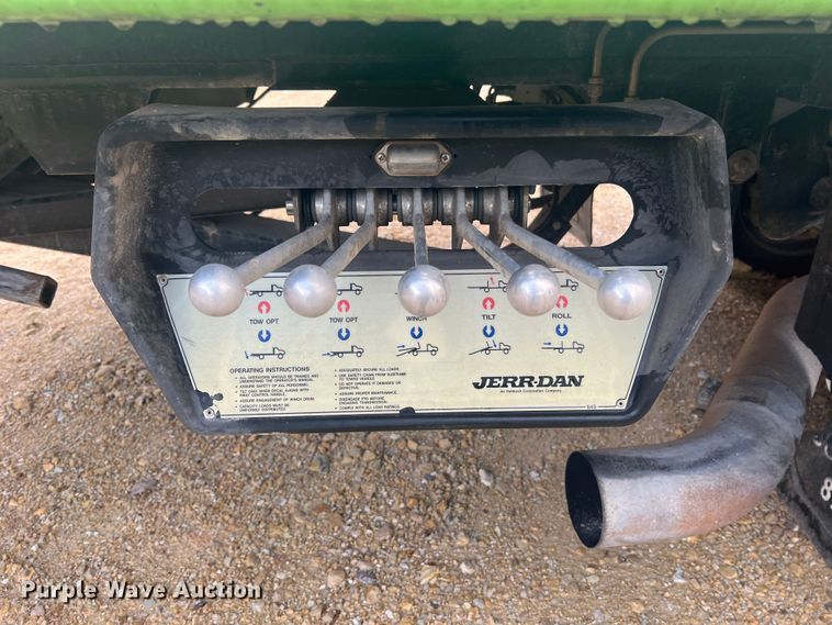 image for item MR9992 2017 Dodge Ram 5500HD SLT  rollback truck