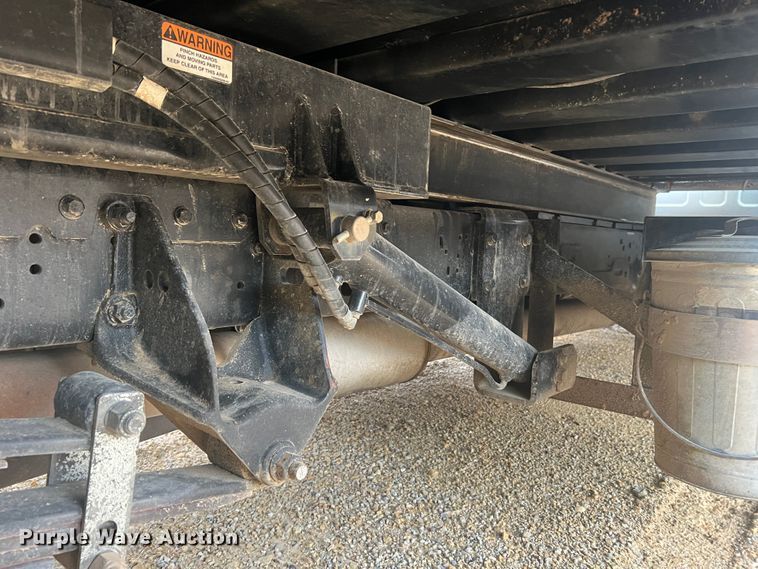 image for item MR9992 2017 Dodge Ram 5500HD SLT  rollback truck