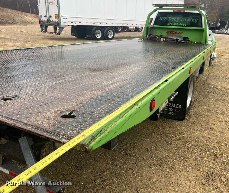 image for item MR9992 2017 Dodge Ram 5500HD SLT  rollback truck