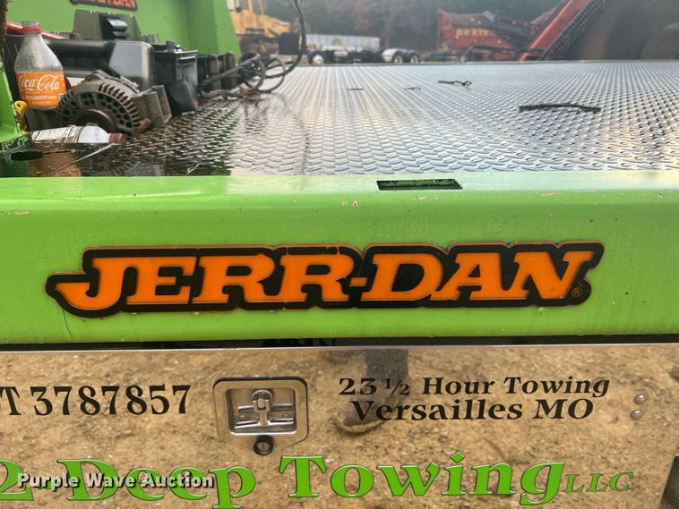 image for item MR9992 2017 Dodge Ram 5500HD SLT  rollback truck