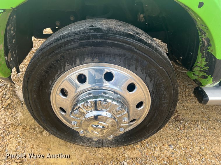 image for item MR9992 2017 Dodge Ram 5500HD SLT  rollback truck