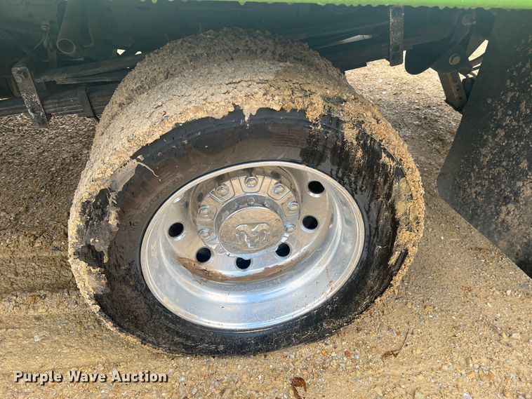 image for item MR9992 2017 Dodge Ram 5500HD SLT  rollback truck