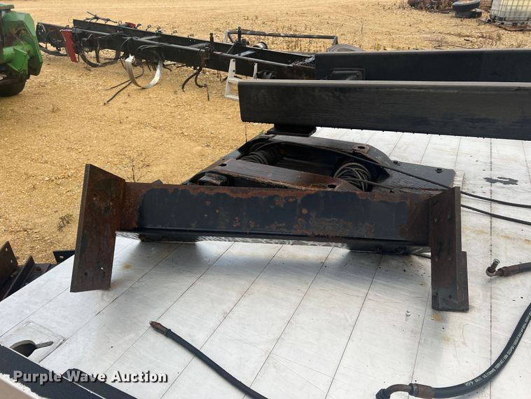 Chevron rollback bed in Versailles, MO Item MR9994 sold Purple Wave