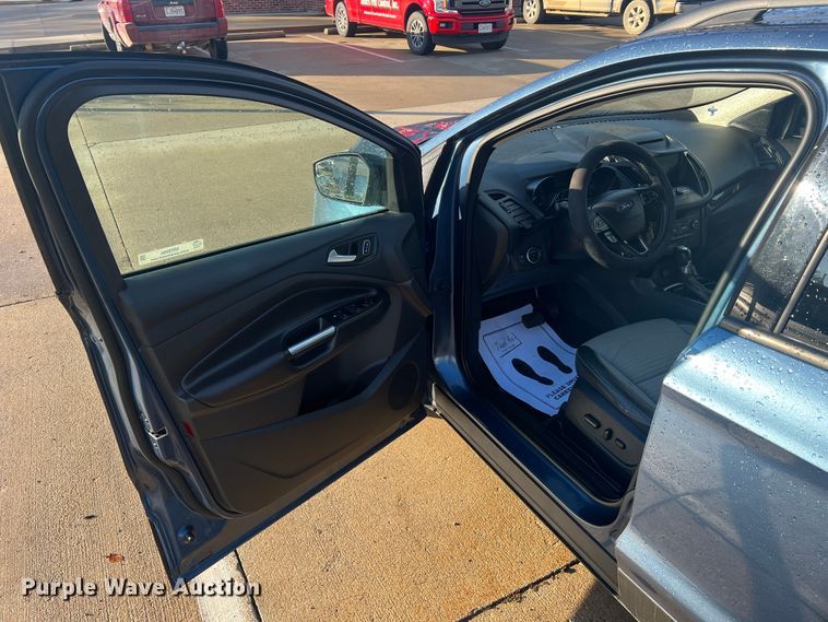 image for item MR9996 2018 Ford Escape SE  SUV