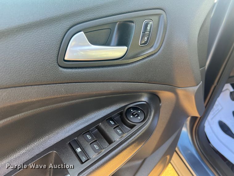 image for item MR9996 2018 Ford Escape SE  SUV