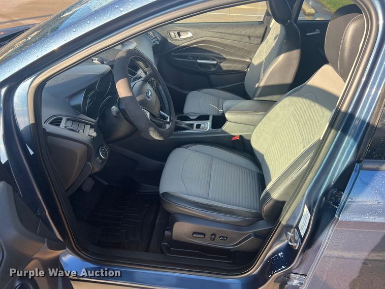 image for item MR9996 2018 Ford Escape SE  SUV