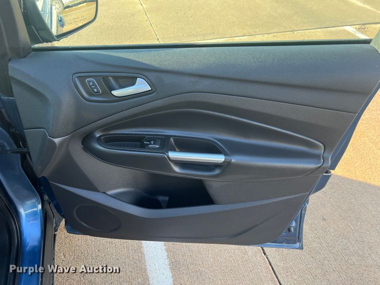 image for item MR9996 2018 Ford Escape SE  SUV