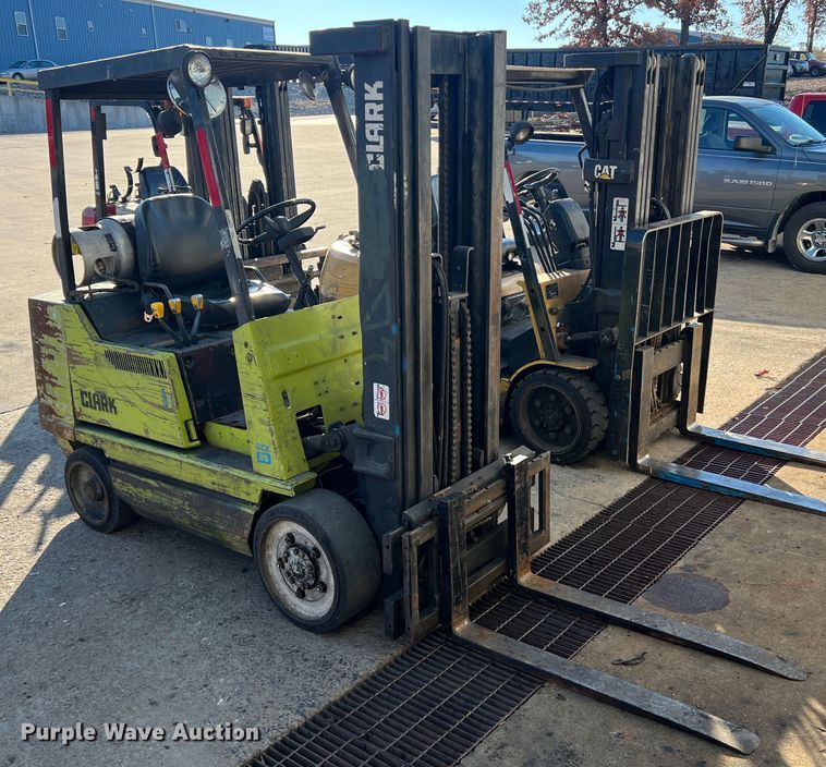 image for item MS9010 Clark GCX25  forklift