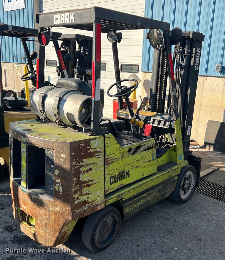 image for item MS9010 Clark GCX25  forklift