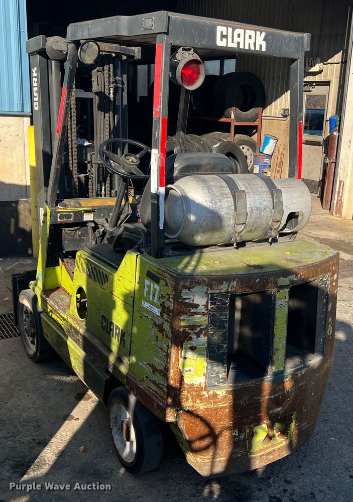 image for item MS9010 Clark GCX25  forklift