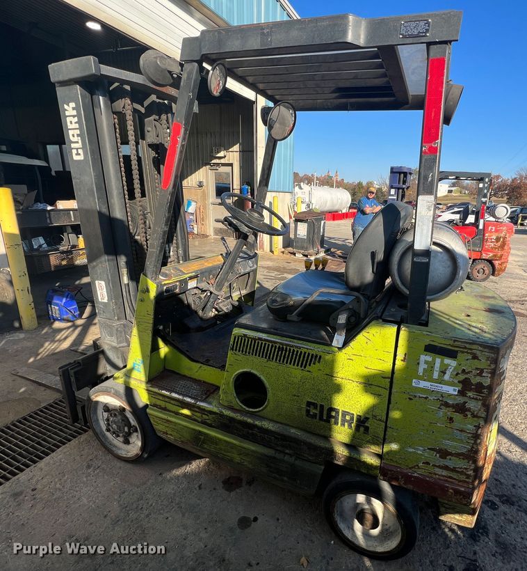 image for item MS9010 Clark GCX25  forklift