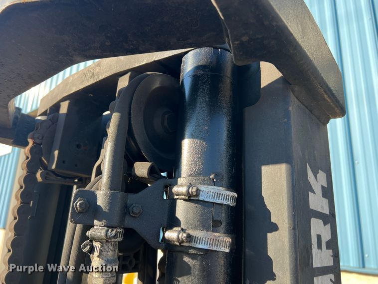 image for item MS9010 Clark GCX25  forklift