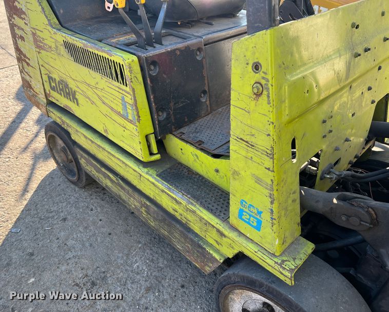 image for item MS9010 Clark GCX25  forklift