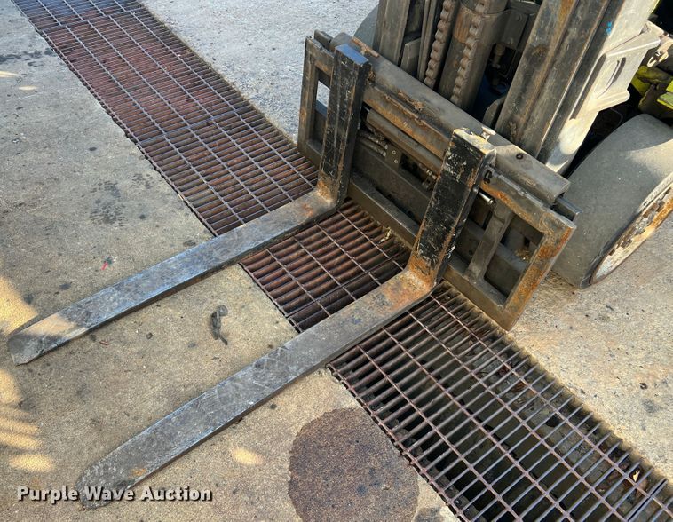 image for item MS9010 Clark GCX25  forklift