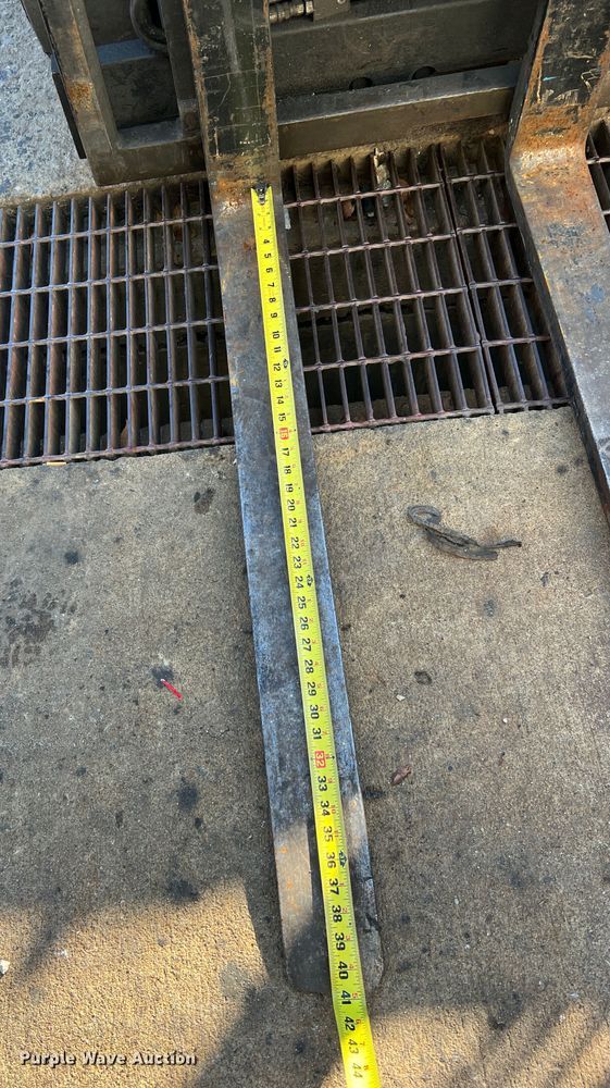 image for item MS9010 Clark GCX25  forklift