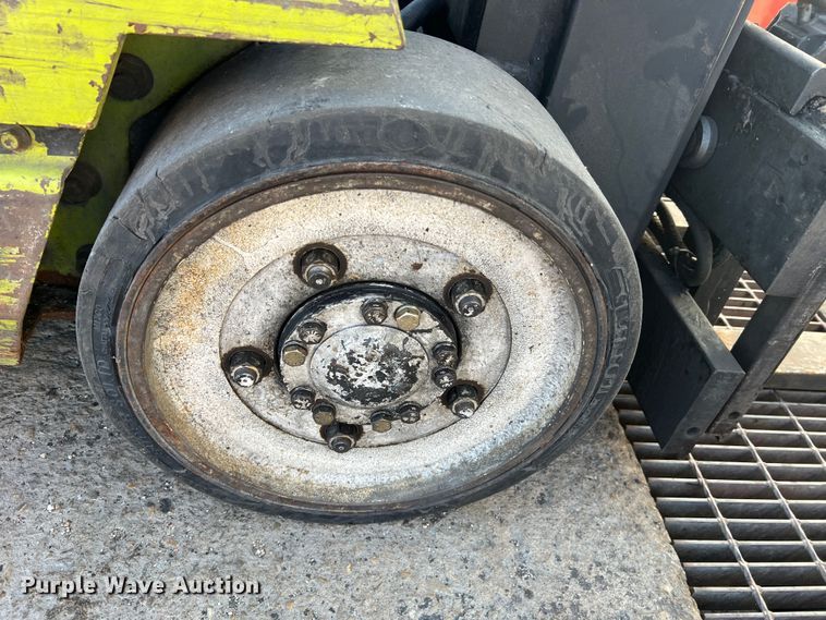 image for item MS9010 Clark GCX25  forklift