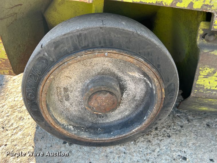 image for item MS9010 Clark GCX25  forklift