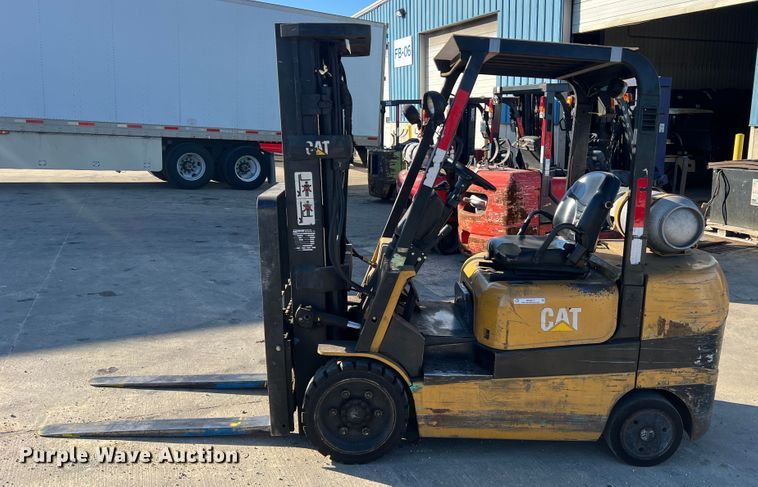 image for item MS9011 Caterpillar FGC30K  forklift