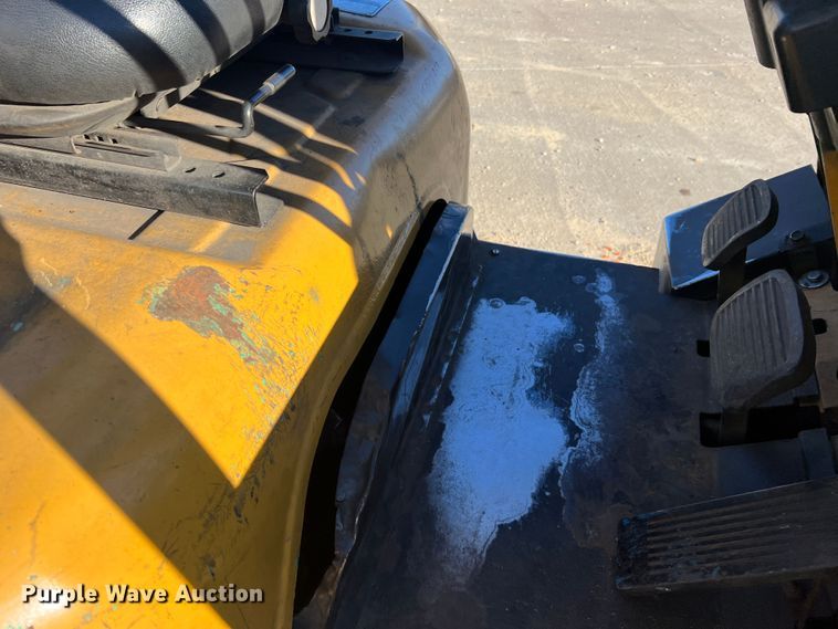 image for item MS9011 Caterpillar FGC30K  forklift