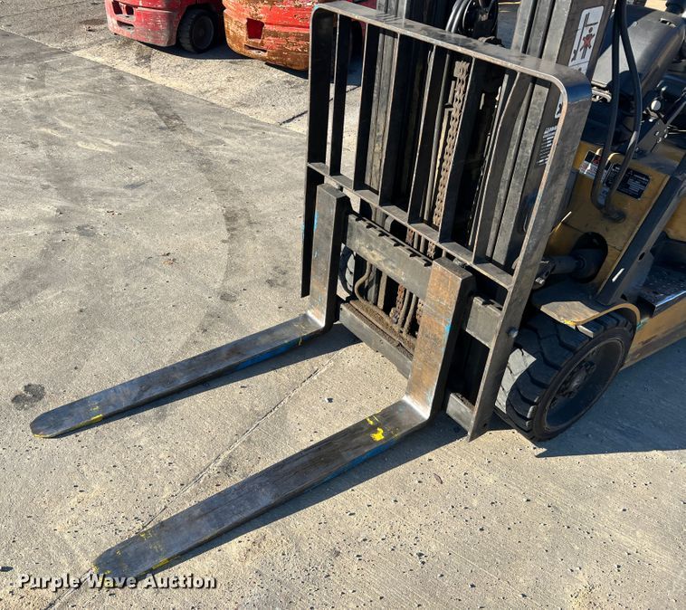 image for item MS9011 Caterpillar FGC30K  forklift