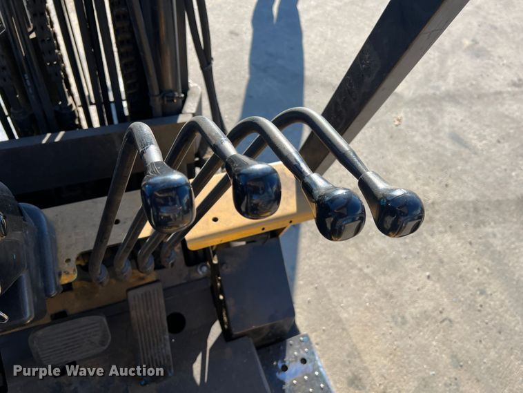 image for item MS9011 Caterpillar FGC30K  forklift