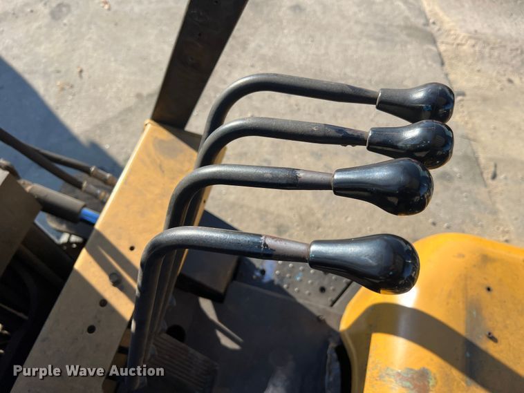 image for item MS9011 Caterpillar FGC30K  forklift