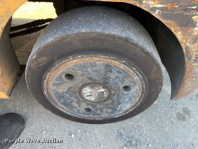 image for item MS9011 Caterpillar FGC30K  forklift