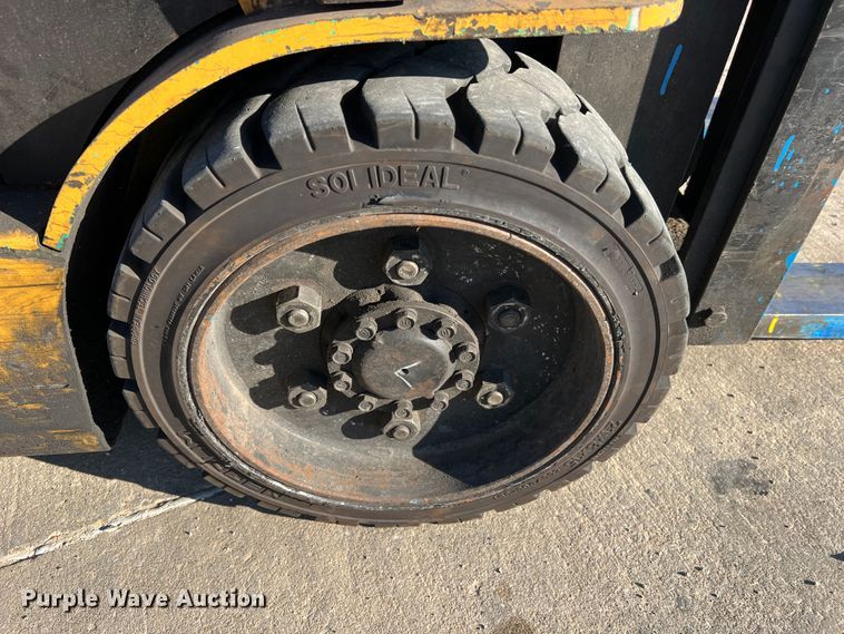 image for item MS9011 Caterpillar FGC30K  forklift