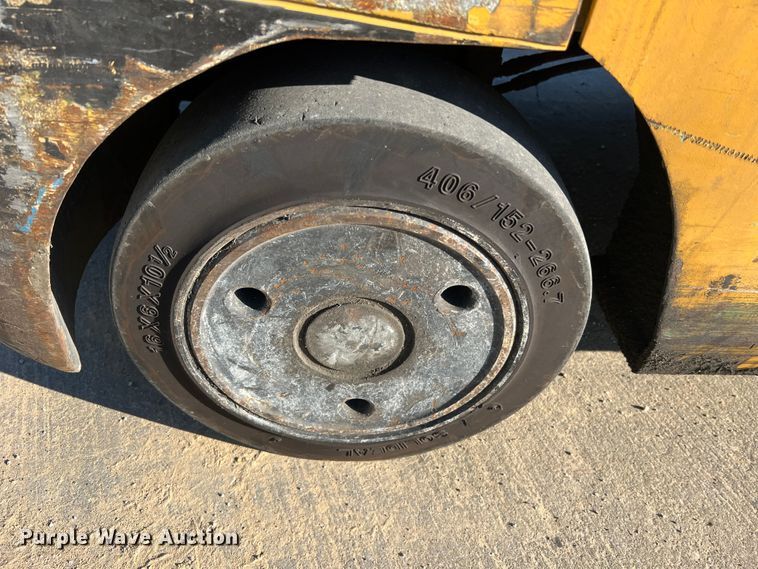 image for item MS9011 Caterpillar FGC30K  forklift