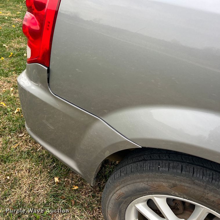 image for item MS9017 2014 Dodge Grand Caravan SXT  van