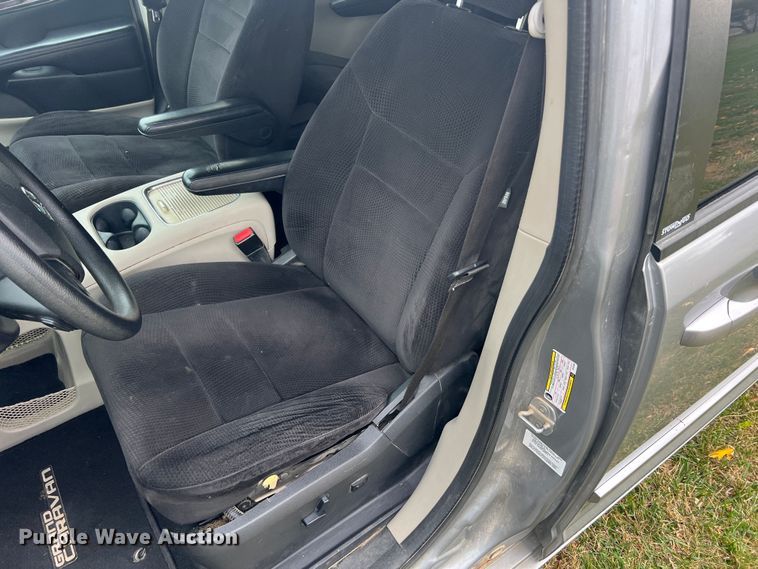 image for item MS9017 2014 Dodge Grand Caravan SXT  van