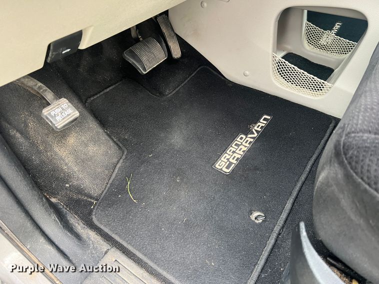 image for item MS9017 2014 Dodge Grand Caravan SXT  van