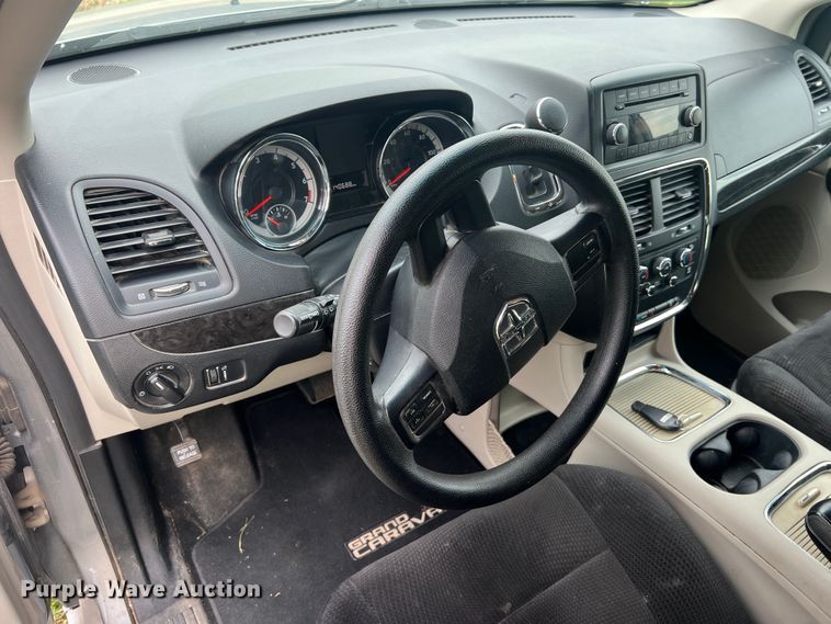 image for item MS9017 2014 Dodge Grand Caravan SXT  van