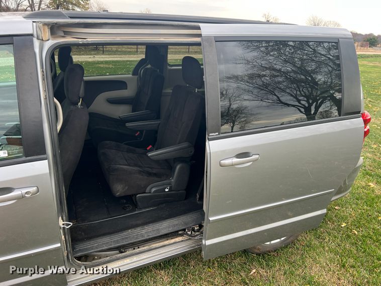 image for item MS9017 2014 Dodge Grand Caravan SXT  van