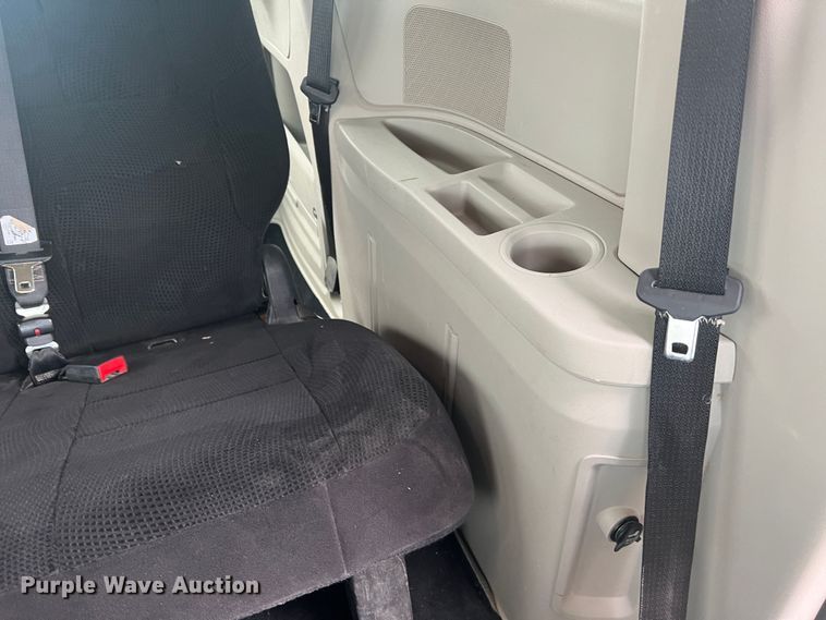 image for item MS9017 2014 Dodge Grand Caravan SXT  van