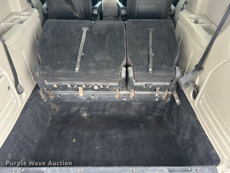 image for item MS9017 2014 Dodge Grand Caravan SXT  van