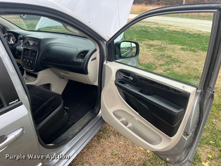 image for item MS9017 2014 Dodge Grand Caravan SXT  van