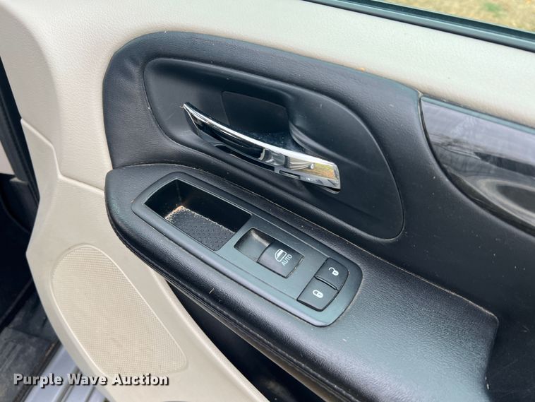 image for item MS9017 2014 Dodge Grand Caravan SXT  van